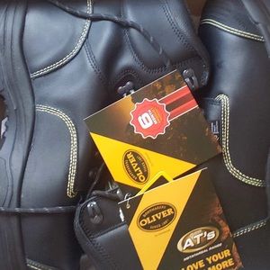 Black men’s Oliver AT metatarsal boots NWT